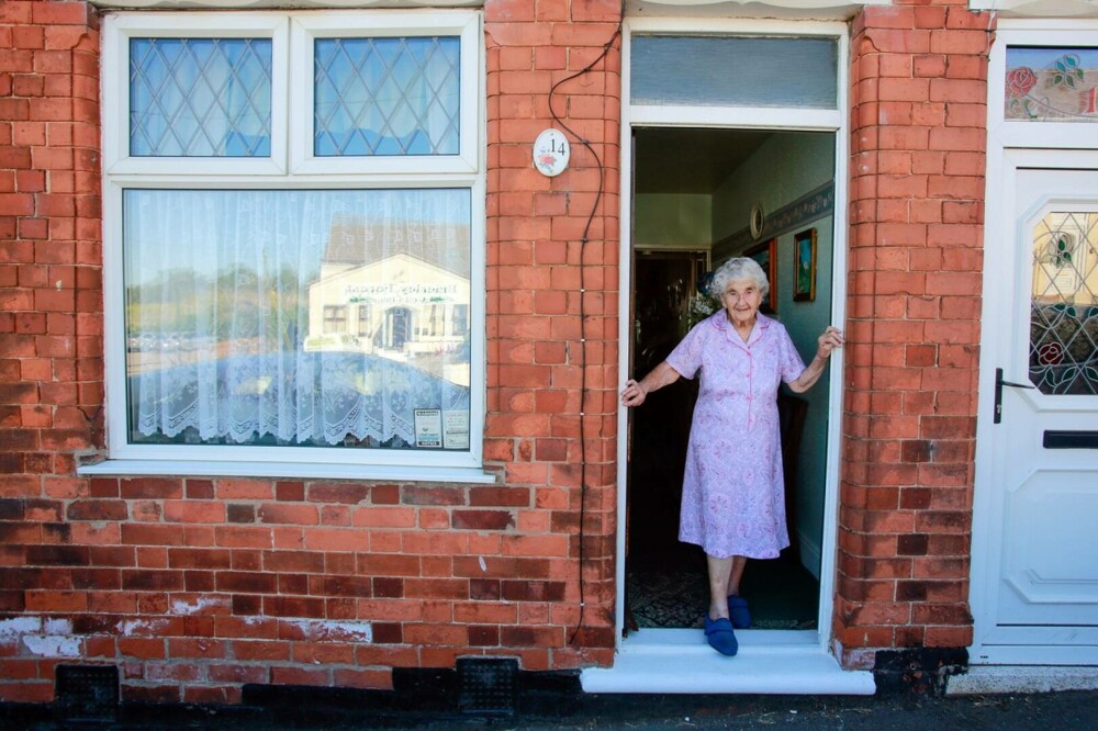O femeie de 105 ani locuiește în aceeași casă în care s-a născut. Are și un sfat pentru generațiile tinere | GALERIE FOTO - Imaginea 1
