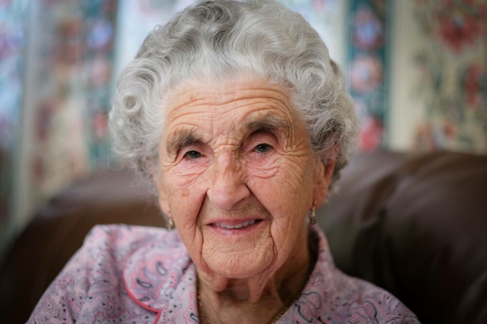 O femeie de 105 ani locuiește în aceeași casă în care s-a născut. Are și un sfat pentru generațiile tinere | GALERIE FOTO - Imaginea 14