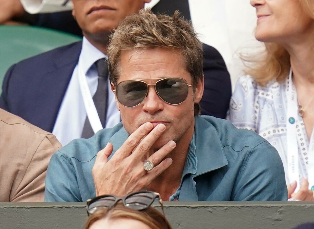 „L-aș putea privi toată ziua”. Brad Pitt și-a amuzat fanii savurând chipsuri în tribuna de la Wimbledon. GALERIE FOTO - Imaginea 2