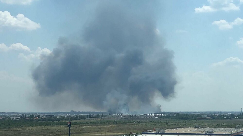 Incendiu masiv de vegetație în apropiere de București. Circulația rutieră a fost reluată| FOTO - Imaginea 1