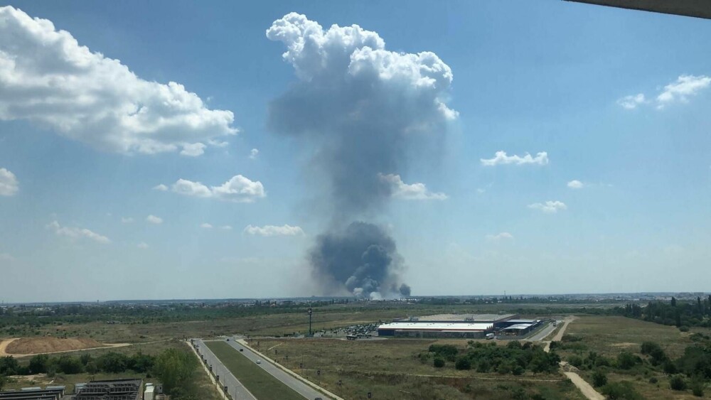 Incendiu masiv de vegetație în apropiere de București. Circulația rutieră a fost reluată| FOTO - Imaginea 4