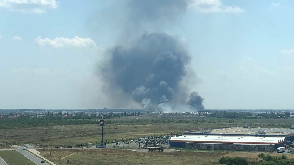 Incendiu masiv de vegetație în apropiere de București. Circulația rutieră a fost reluată| FOTO - Imaginea 6