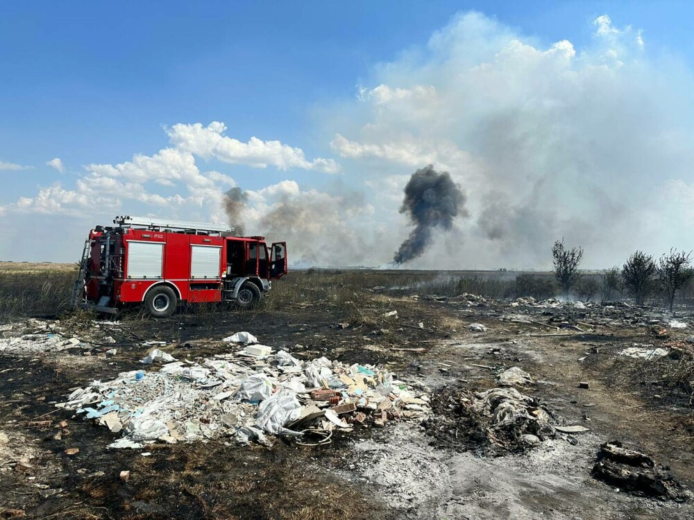 Incendiu masiv de vegetație în apropiere de București. Circulația rutieră a fost reluată| FOTO - Imaginea 14