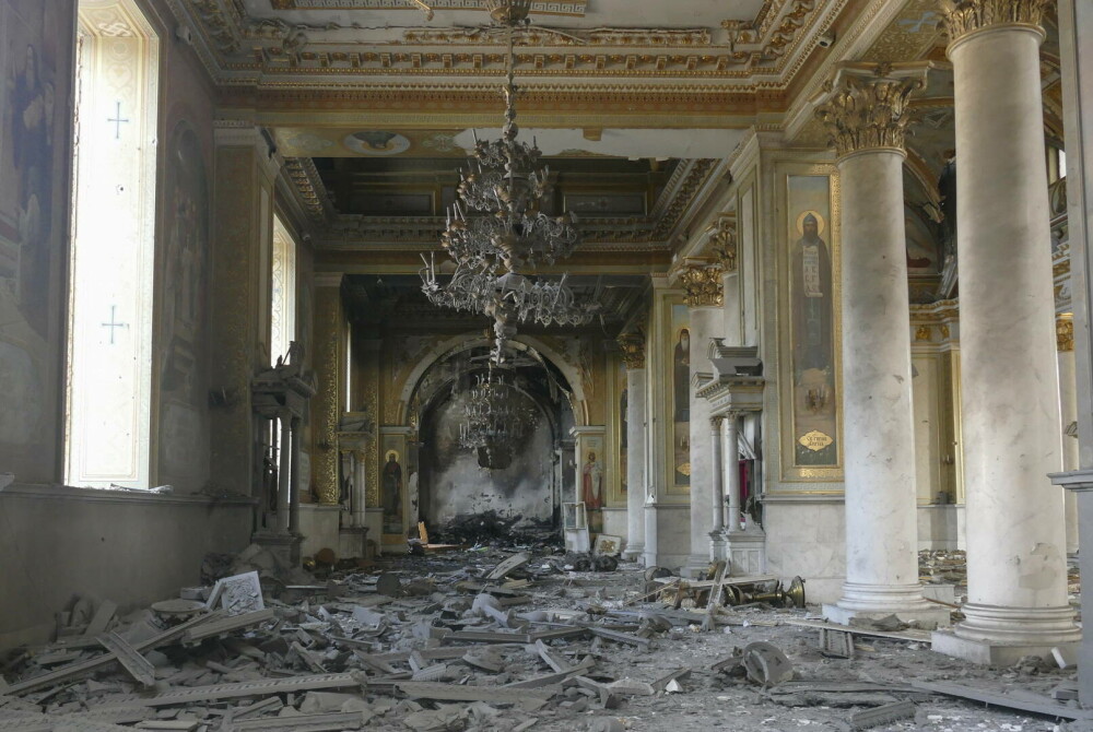 GALERIE FOTO. Cea mai mare catedrală din Odesa, care este patrimoniu UNESCO, a fost distrusă de Rusia cu rachete - Imaginea 5