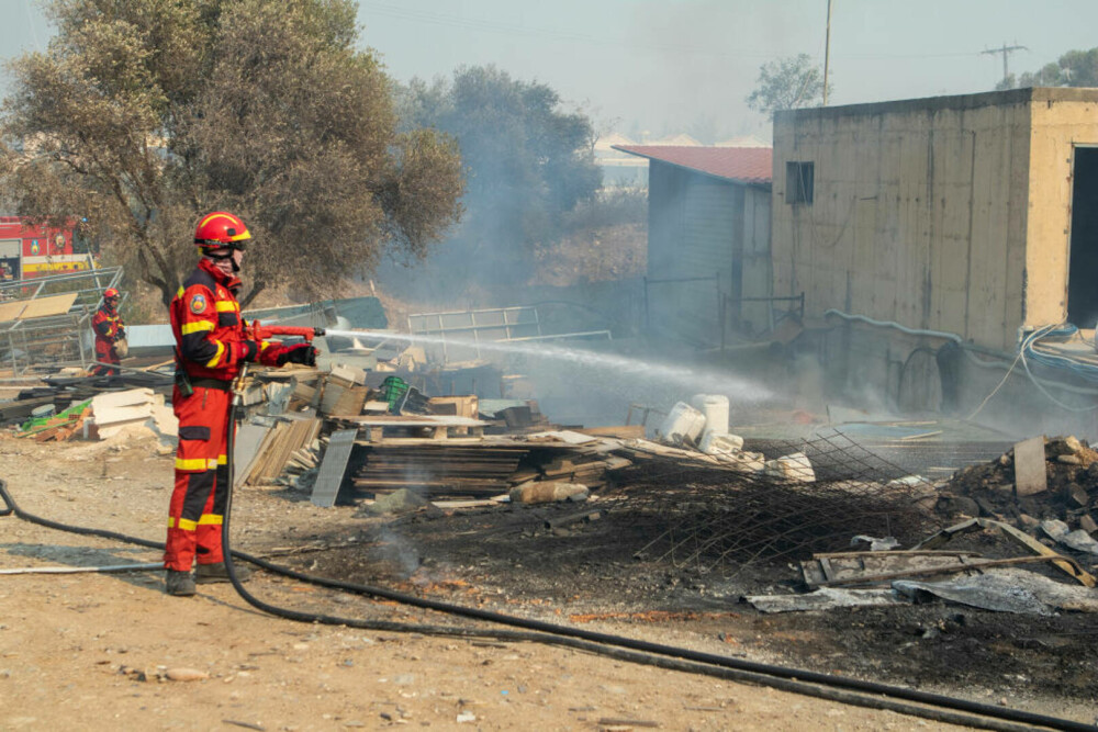 MAE, despre incendiile din Rodos: Numărul cetățenilor români aflați în zona de evacuare ar fi de aproximativ 25-30 - Imaginea 8