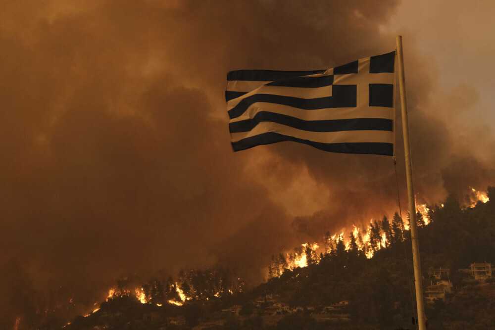 Autoritățile elene au emis ordin de evacuare a locuitorilor de la periferia a doua oraşe din centrul Greciei | GALERIE FOTO - Imaginea 11
