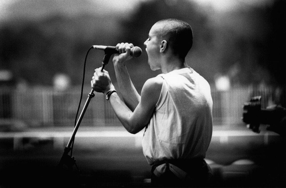 O lume întreagă deplânge moartea cântăreței Sinead O'Connor. „Odihneşte-te în pace, Regină!” | GALERIE FOTO - Imaginea 68