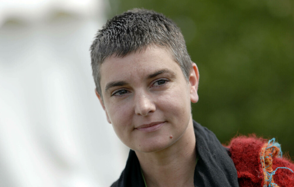 Imagini de colecție cu Sinead O'Connor. Detalii mai puțin știute despre viața artistei. 6 scandaluri care i-au marcat cariera - Imaginea 81