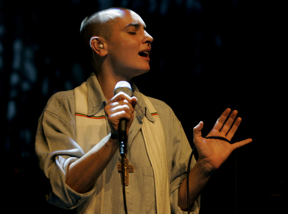 Imagini de colecție cu Sinead O'Connor. Detalii mai puțin știute despre viața artistei. 6 scandaluri care i-au marcat cariera - Imaginea 98