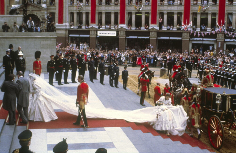 42 de ani de la căsătoria dintre Diana și Charles. Detalii mai puțin știute despre controversata nuntă regală din 1981 | FOTO - Imaginea 20
