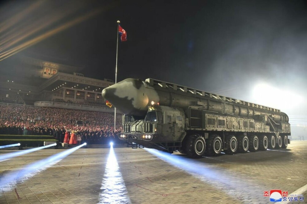 Coreea de Nord și-a etalat noile rachete şi drone în fața delegațiilor ruse și chineze | Galerie Foto - Imaginea 20