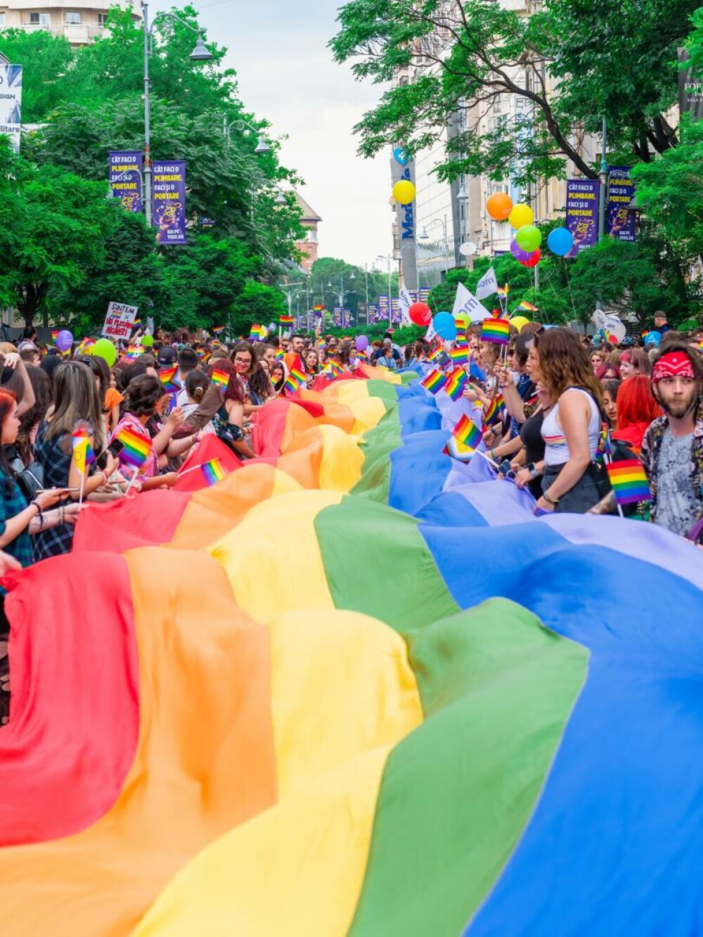 Marşul Bucharest Pride 2023 şi „Marşul pentru normalitate”, în Bucureşti | GALERIE FOTO - Imaginea 8