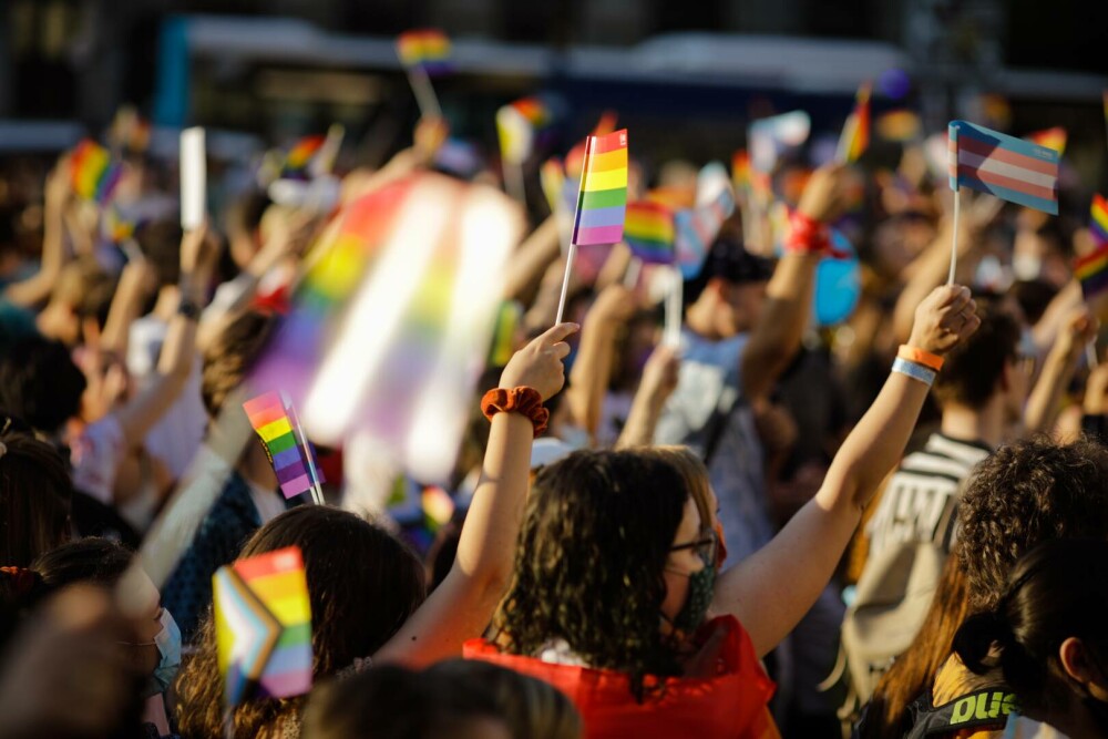 Marşul Bucharest Pride 2023 şi „Marşul pentru normalitate”, în Bucureşti | GALERIE FOTO - Imaginea 9