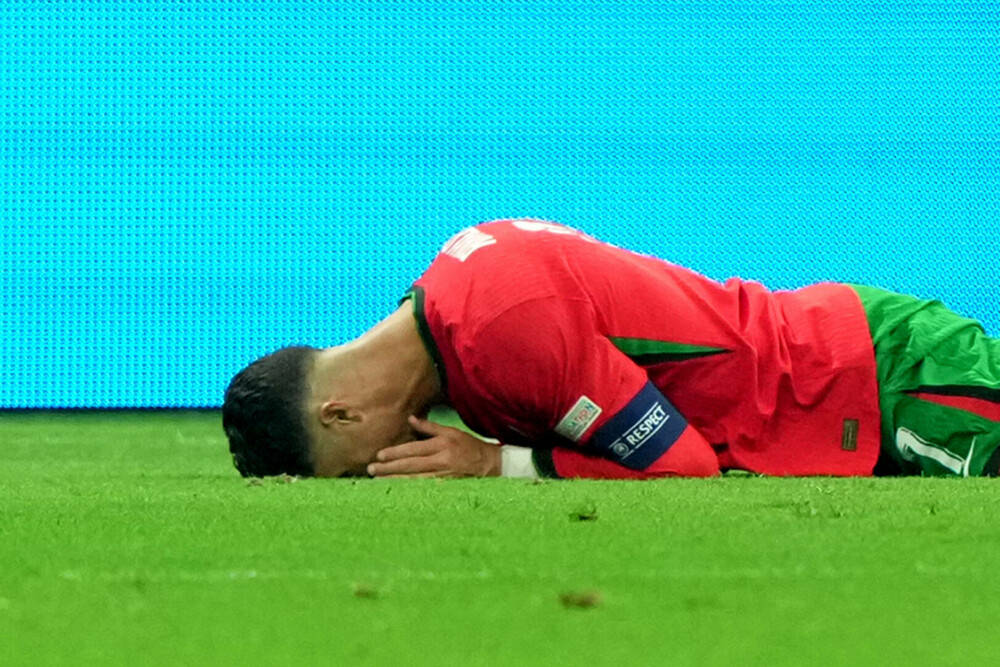 Cristiano Ronaldo a ratat un penalti la meciul Portugaliei cu Slovenia şi a izbucnit în plâns. FOTO&VIDEO - Imaginea 9