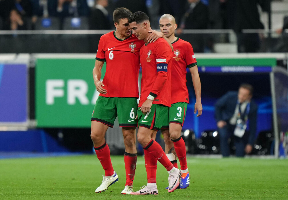 Cristiano Ronaldo a ratat un penalti la meciul Portugaliei cu Slovenia şi a izbucnit în plâns. FOTO&VIDEO - Imaginea 2
