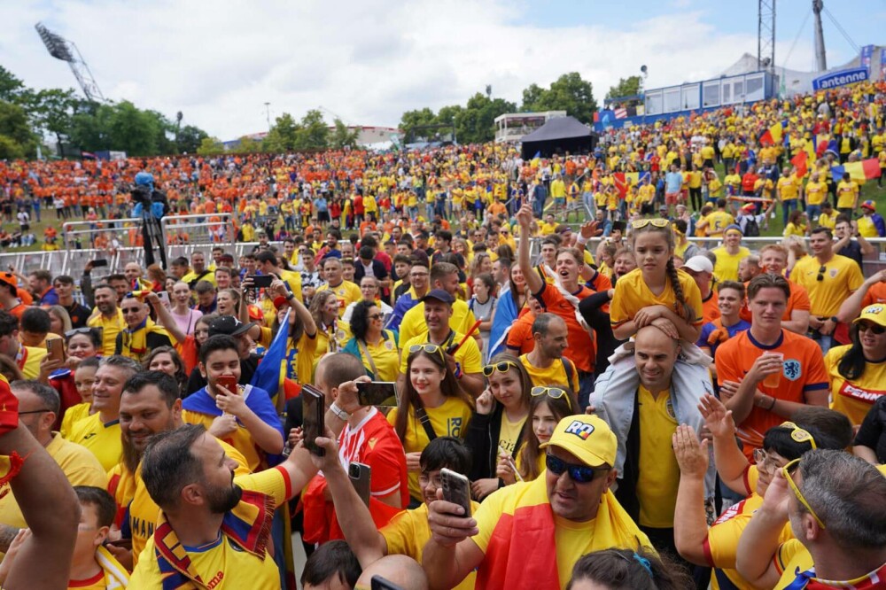 Țările de Jos - România, 3-0. În minutul 91 al partidei, peste 25.000 de suporteri au scandat, la unison, „România, România!” - Imaginea 12
