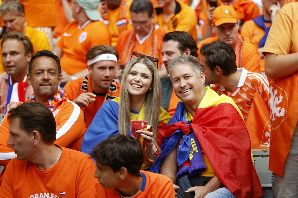 Țările de Jos - România, 3-0. În minutul 91 al partidei, peste 25.000 de suporteri au scandat, la unison, „România, România!” - Imaginea 16
