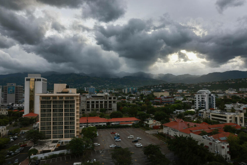 Uraganul Beryl se îndreaptă spre Mexic. Cel puţin şapte morţi în Jamaica, între care o rudă a şefului pentru climă de la ONU - Imaginea 1