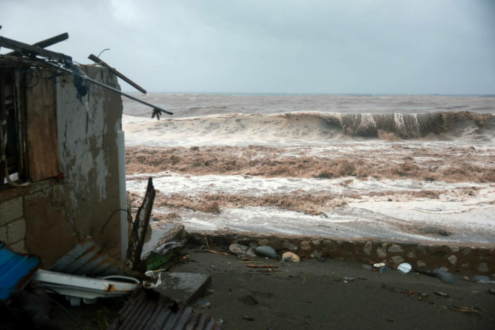 Uraganul Beryl se îndreaptă spre Mexic. Cel puţin şapte morţi în Jamaica, între care o rudă a şefului pentru climă de la ONU - Imaginea 3