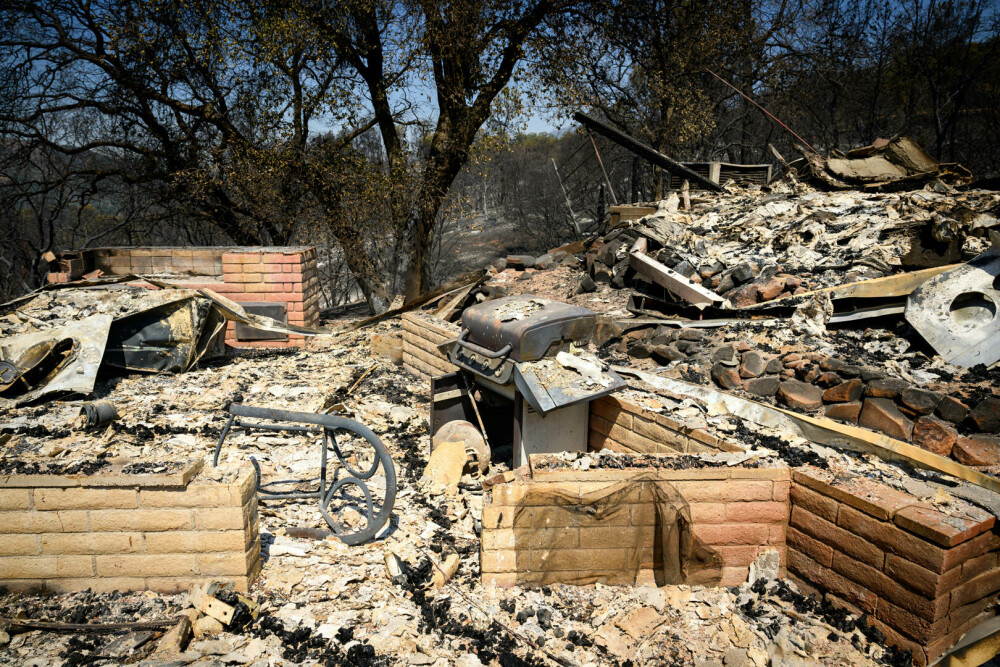 Incendiile se răspândesc în California, în toiul unui val de caniculă. „O căldură periculoasă” - Imaginea 5