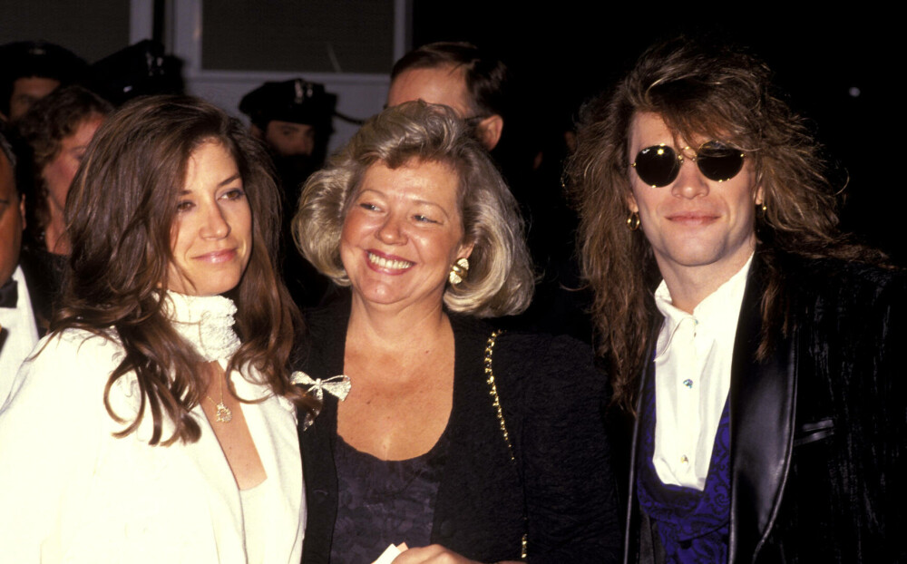 A murit Carol Bongiovi, mama lui Jon Bon Jovi. Femeia s-a stins din viața la 83 de ani. „Mama noastră a fost o forţă”. FOTO - Imaginea 7