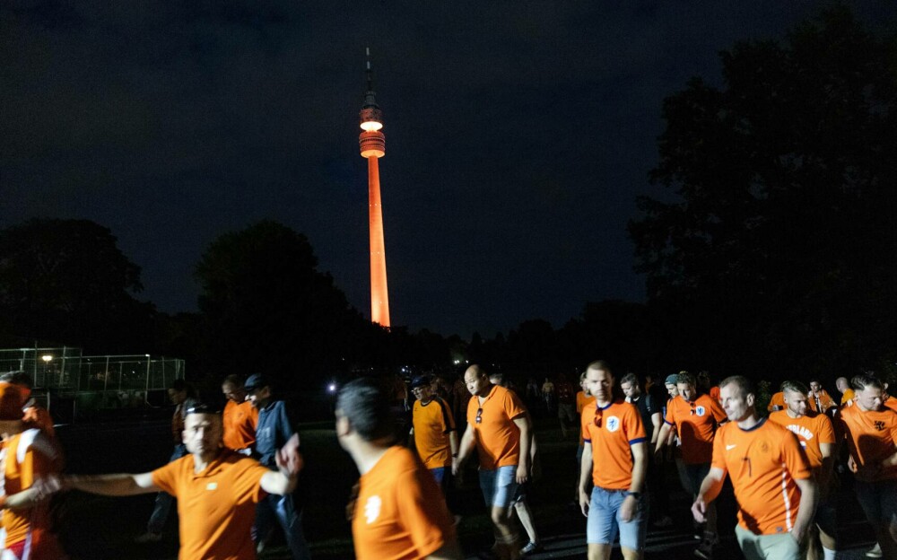 Violenţe între suporterii englezi şi cei olandezi înaintea celei de-a doua semifinale de la EURO 2024. VIDEO - Imaginea 2