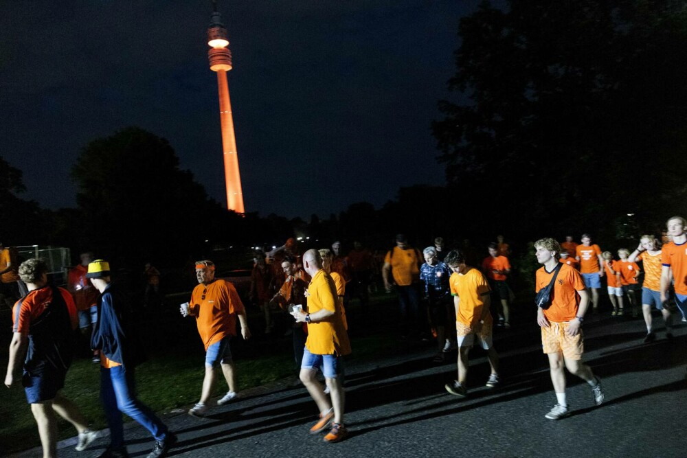 Violenţe între suporterii englezi şi cei olandezi înaintea celei de-a doua semifinale de la EURO 2024. VIDEO - Imaginea 3