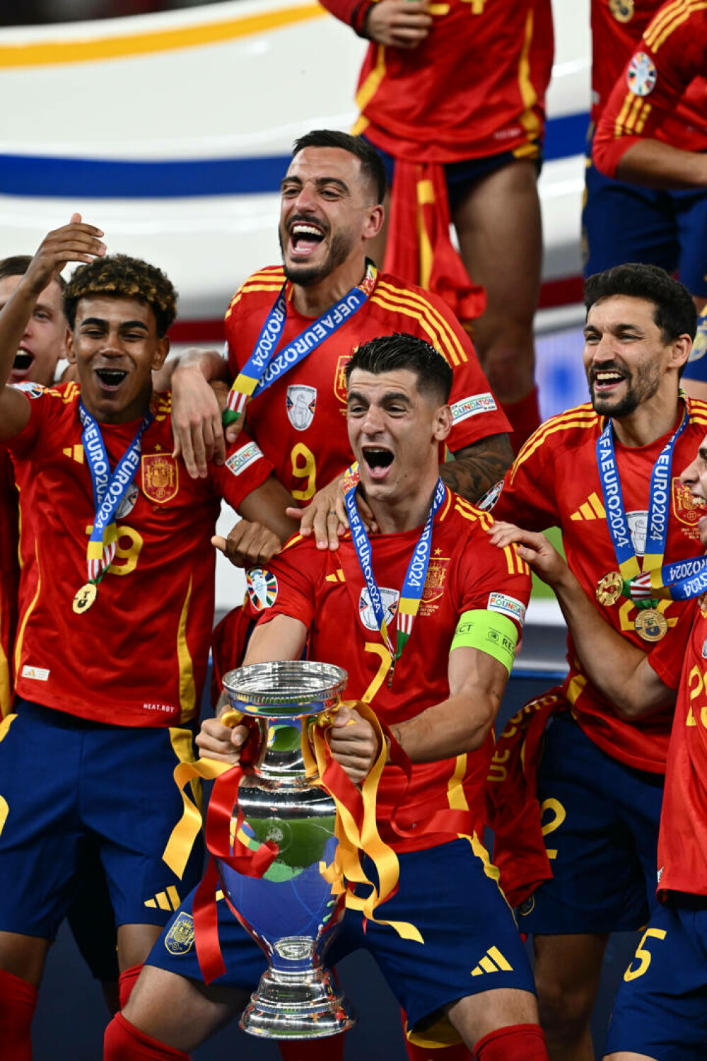 Eroii Spaniei au sosit la Madrid unde vor sărbători câştigarea EURO 2024. „Nu realizăm ce am făcut” - Imaginea 5