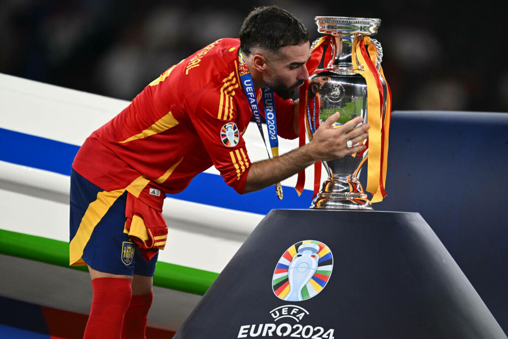 Eroii Spaniei au sosit la Madrid unde vor sărbători câştigarea EURO 2024. „Nu realizăm ce am făcut” - Imaginea 10