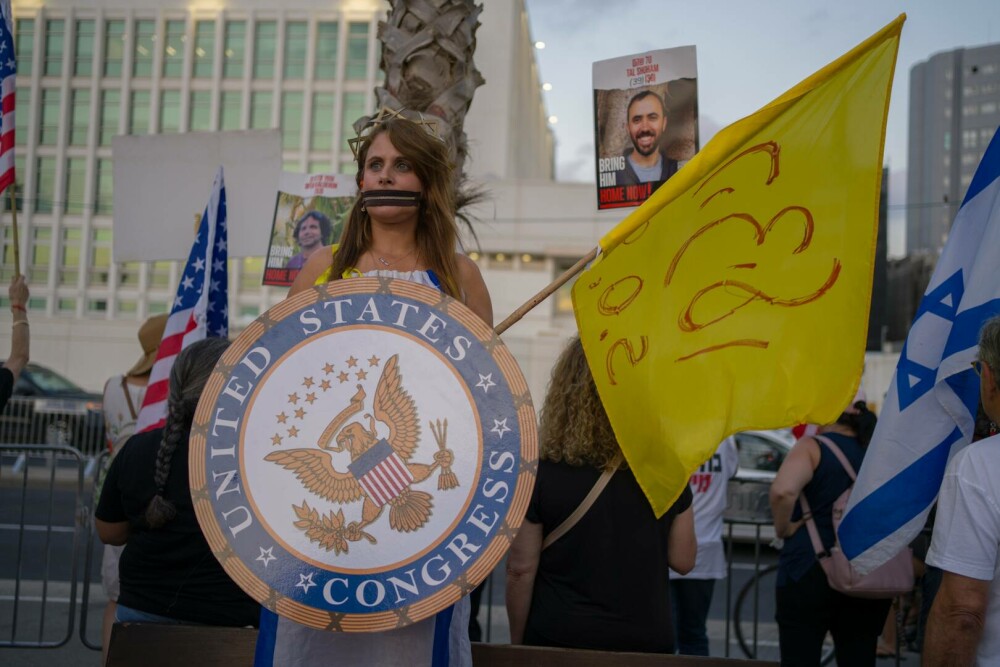 Proteste la Tel Aviv. Familiile ostaticilor şi-au strigat furia în timp ce Netanyahu îşi ţinea discursul în Congresul SUA - Imaginea 4