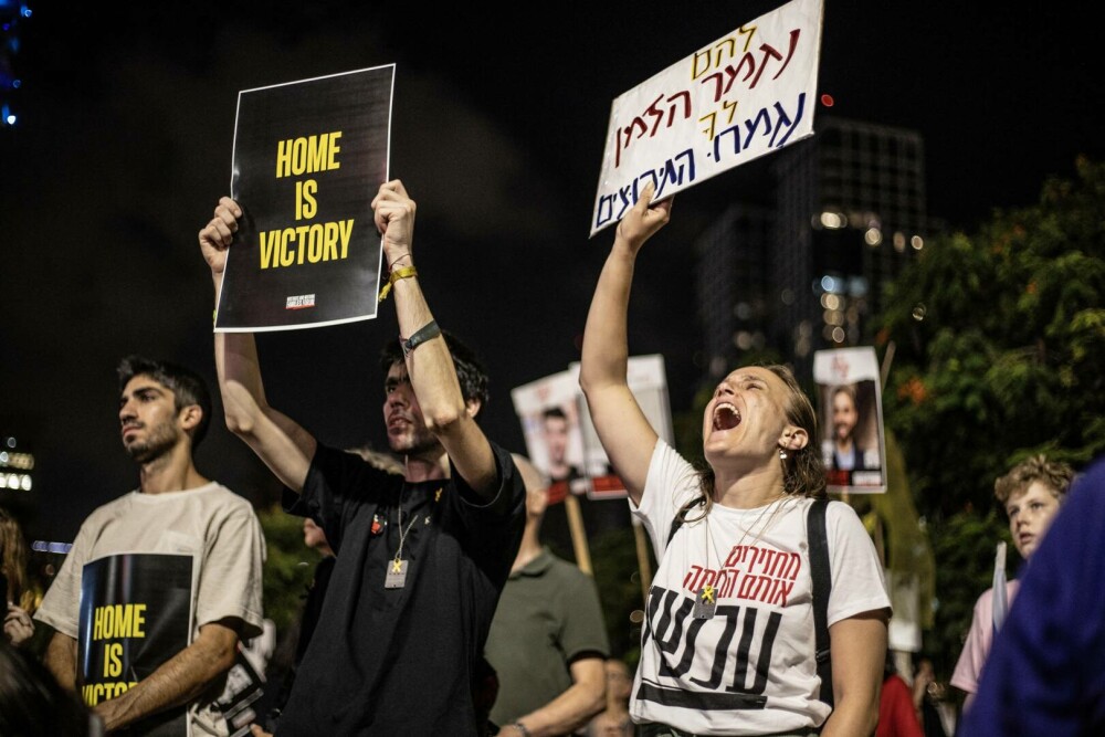 Proteste la Tel Aviv. Familiile ostaticilor şi-au strigat furia în timp ce Netanyahu îşi ţinea discursul în Congresul SUA - Imaginea 11