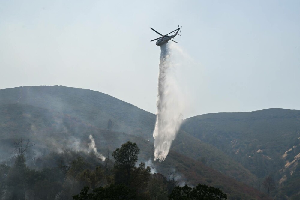 Incendiu masiv de vegetație în California. Cel puțin 3.500 de locuitori au fost evacuați, 20.000 de hectare mistuite. VIDEO - Imaginea 3