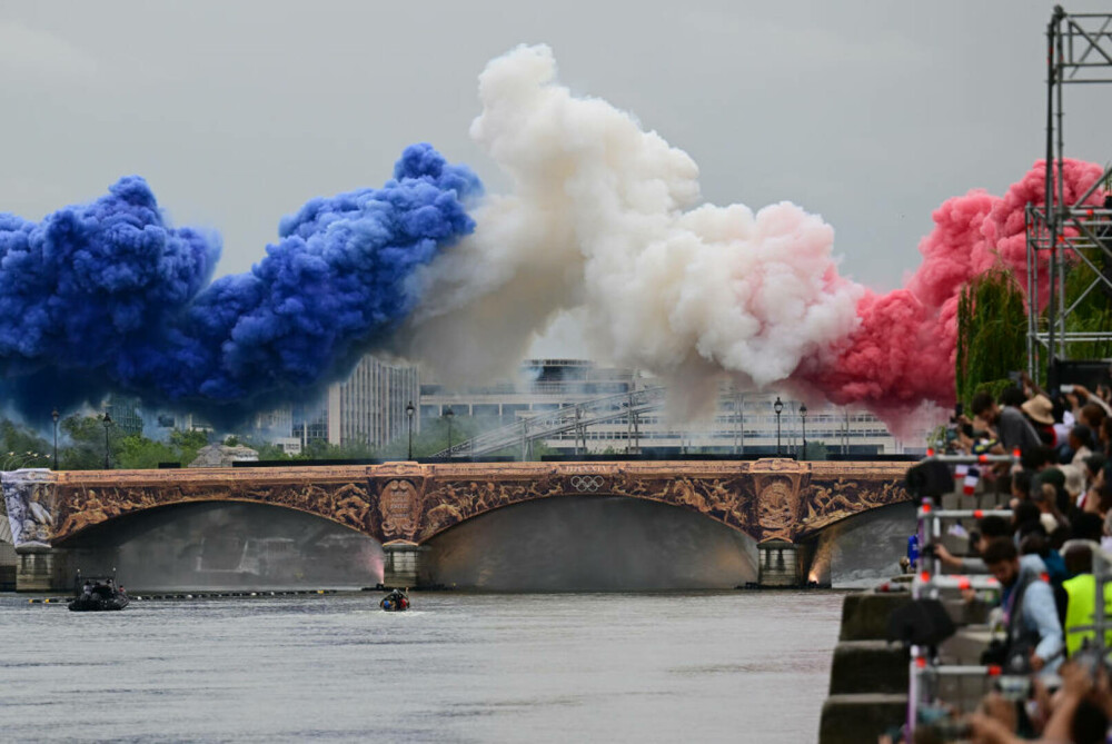 Atmosferă de poveste la ceremonia de deschidere a Jocurilor Olimpice de la Paris. Show total pe Sena | GALERIE FOTO - Imaginea 1