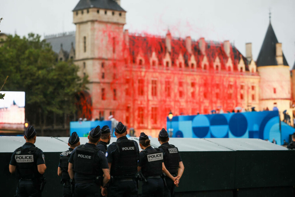 Ceremonia de deschidere a Jocurilor Olimpice 2024, în imagini. Fotografii spectaculoase din Paris | FOTO - Imaginea 12