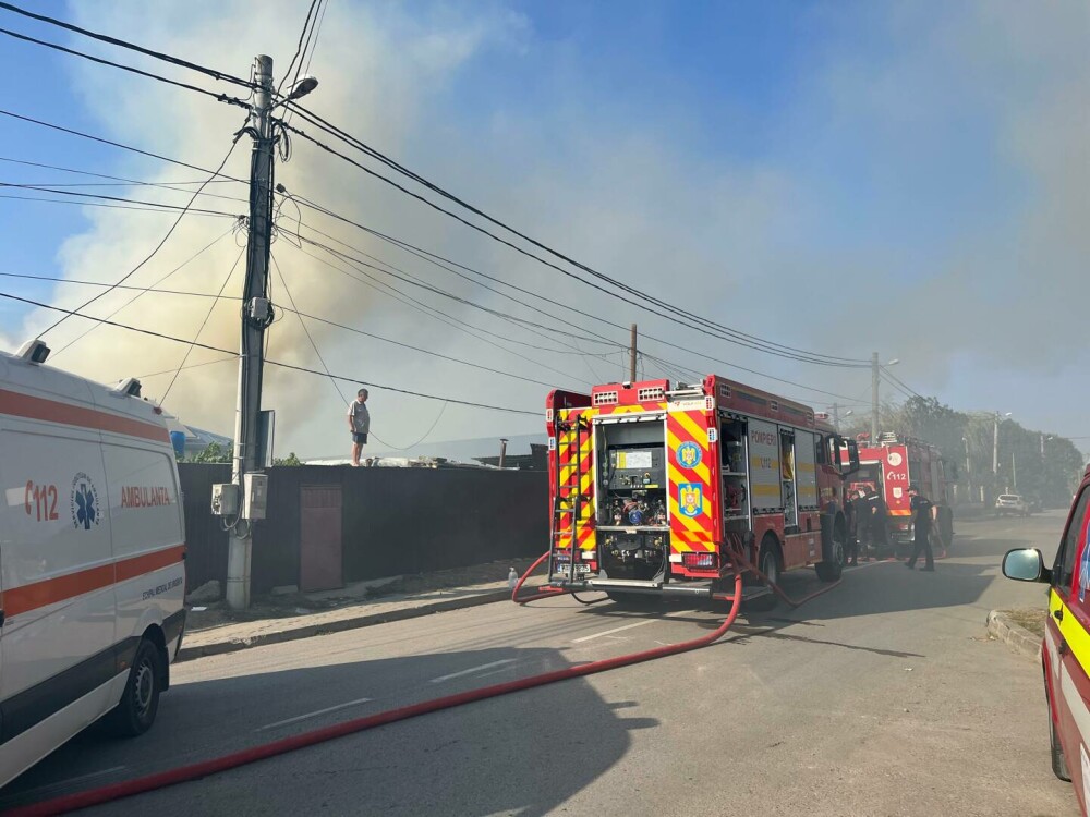 Incendiu la un azil de bătrâni din Tulcea. A fost activat Planul Roşu de Intervenţie. FOTO & VIDEO - Imaginea 1