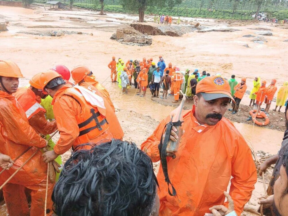 Dezastrul provocat de alunecările de teren din India. Bilanţul victimelor a ajuns la 224 - Imaginea 3