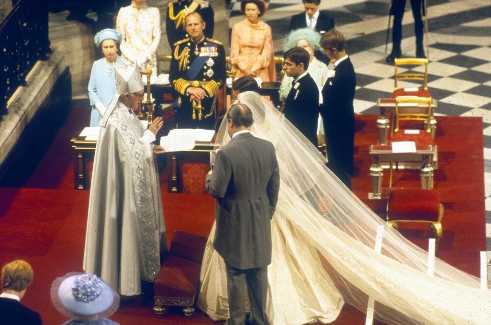 Prințesa Diana ar fi împlinit 64 de ani. Povestea emoționantă a „prințesei inimilor”. GALERIE FOTO - Imaginea 19