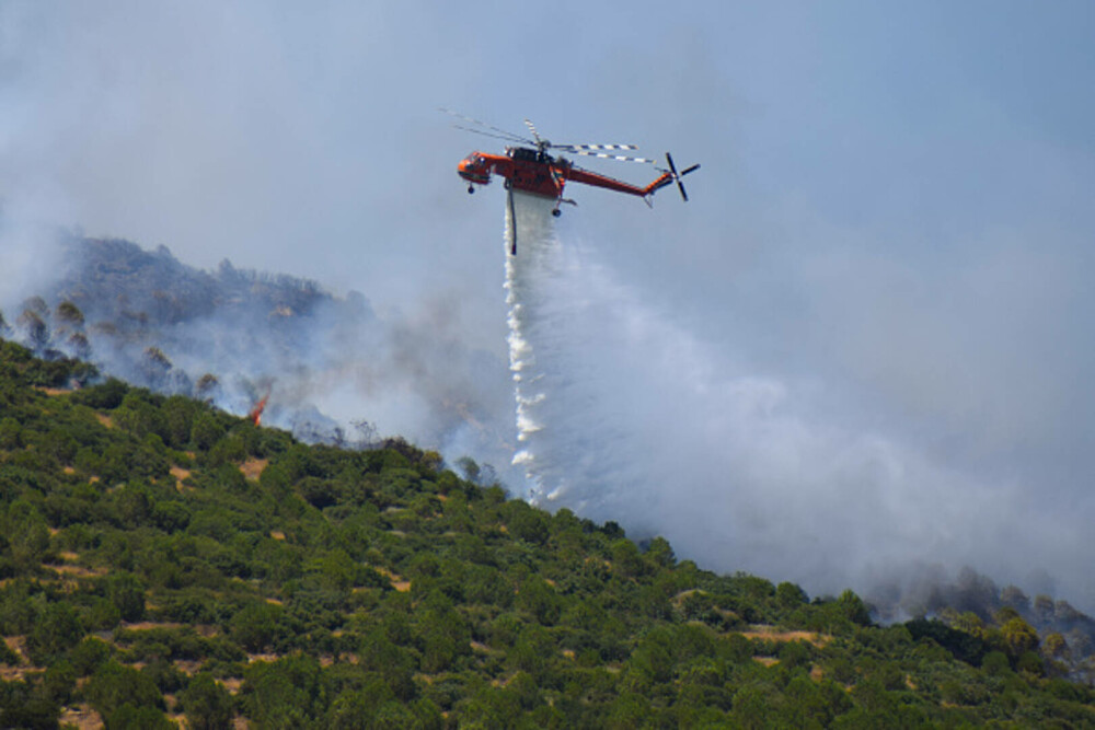 Turcia, împărțită între incendii de vegetaţie și ninsori. „E prima dacă când văd zăpadă în iulie”. GALERIE FOTO - Imaginea 21