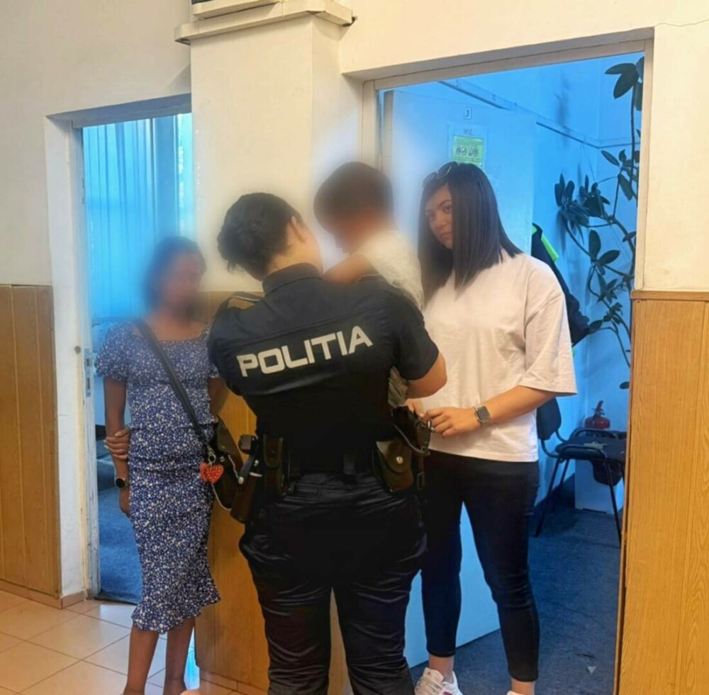 Un copil de 3 ani a fost găsit singur într-un autobuz din Brașov. Și-a întâlnit mama la secția de poliție - Imaginea 2