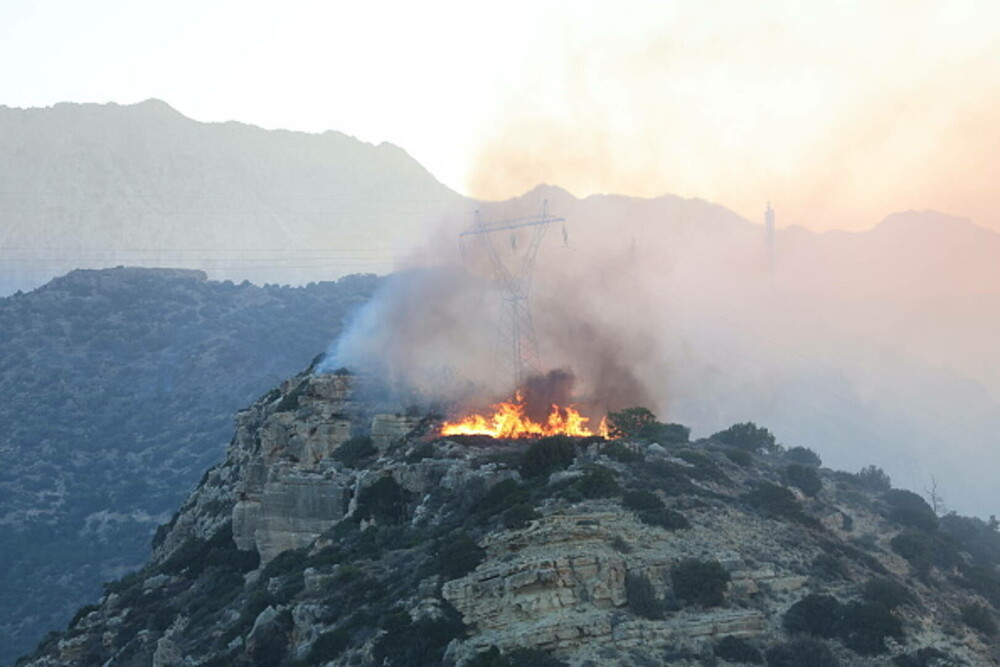 Incendiile de vegetație fac prăpăd în Grecia. A fost decretată stare de urgență în zonele afectate. „Focul este uriaș”. FOTO - Imaginea 7