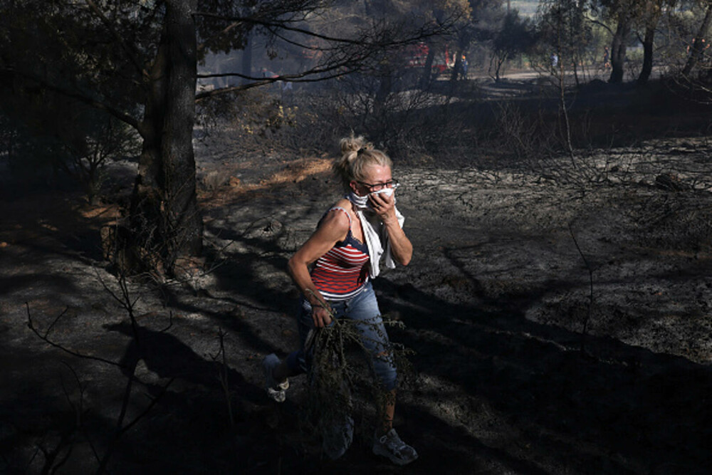 Incendiile de vegetație fac prăpăd în Grecia. A fost decretată stare de urgență în zonele afectate. „Focul este uriaș”. FOTO - Imaginea 12