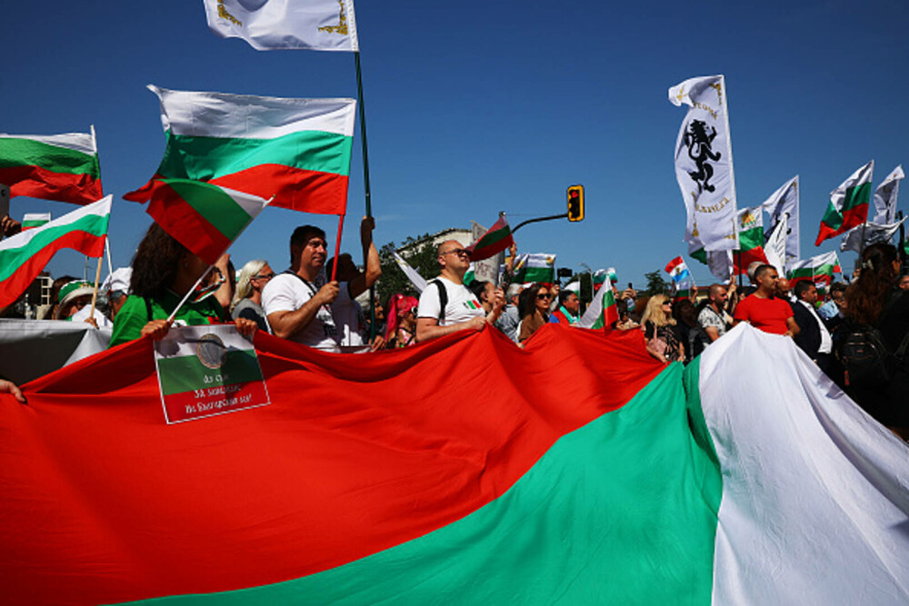 Proteste în Bulgaria faţă de adoptarea monedei euro. Manifestanţii cer referendum şi demisia guvernului. GALERIE FOTO - Imaginea 1