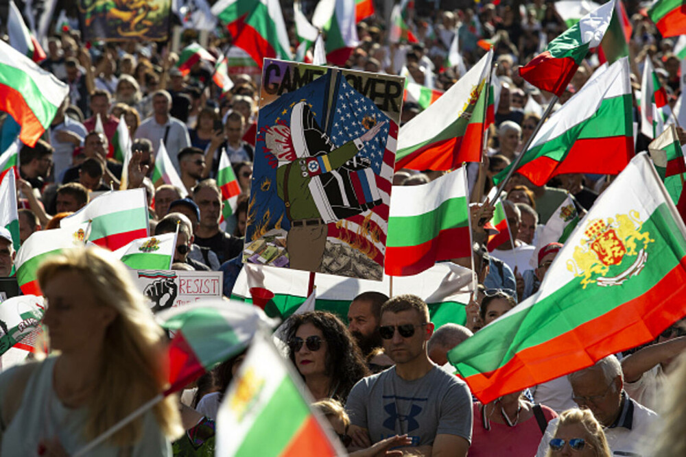 Proteste în Bulgaria faţă de adoptarea monedei euro. Manifestanţii cer referendum şi demisia guvernului. GALERIE FOTO - Imaginea 4
