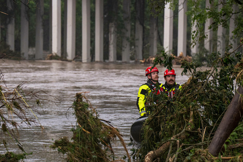 Bilanțul morților a ajuns la peste 50 după inundațiile devastatoare din Texas. „N-am văzut niciodată ceva atât de rău”. FOTO - Imaginea 2