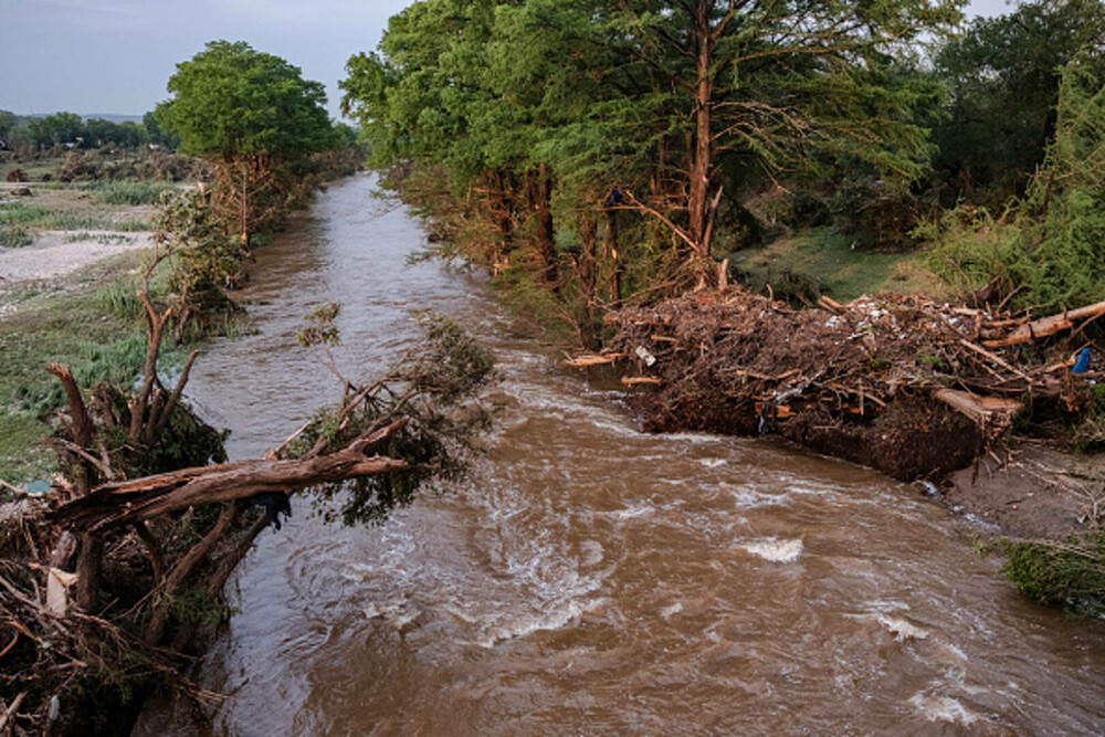 Bilanțul morților a ajuns la peste 50 după inundațiile devastatoare din Texas. „N-am văzut niciodată ceva atât de rău”. FOTO - Imaginea 12