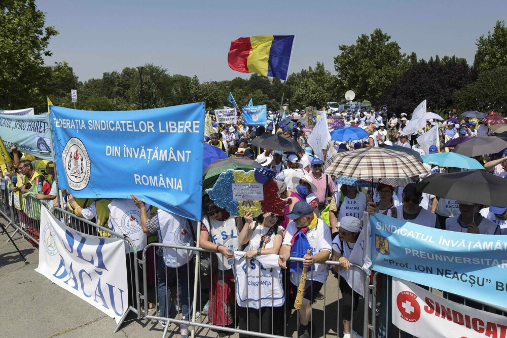 Sindicatele din Parlament denunţă tăierea abuzivă a sporurilor: Urmează blocaje instituţionale. Ce solicitări au - Imaginea 1