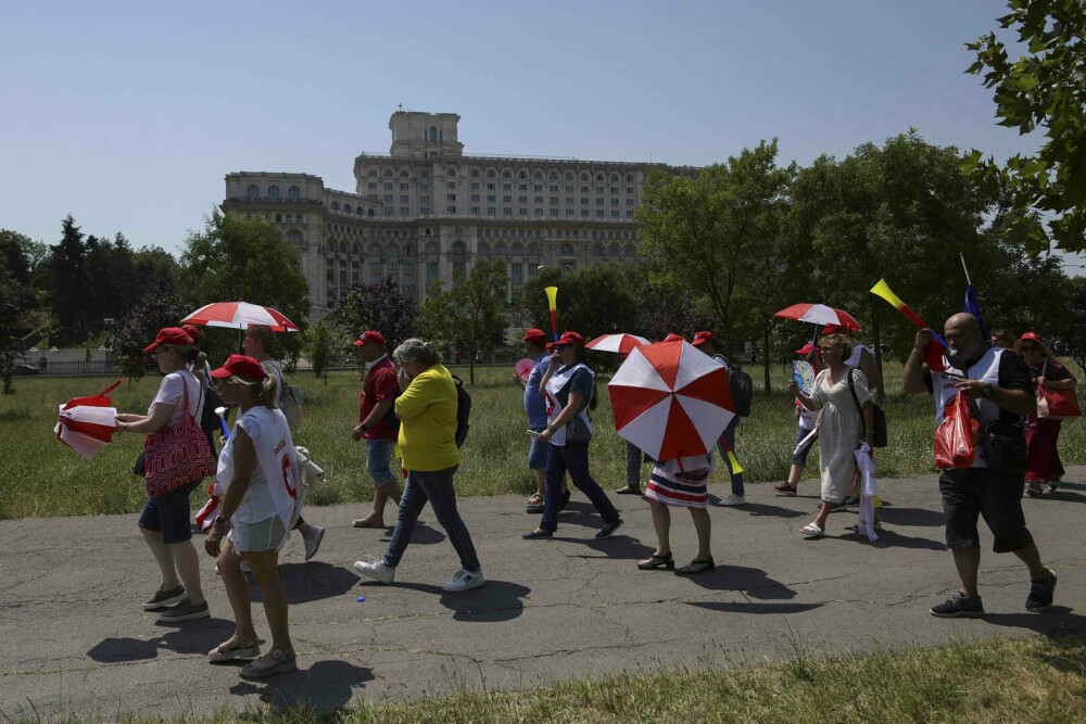 Sindicatele din Parlament denunţă tăierea abuzivă a sporurilor: Urmează blocaje instituţionale. Ce solicitări au - Imaginea 6