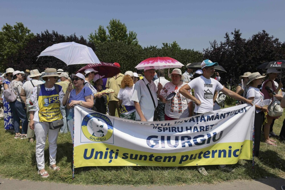 Sindicatele din Parlament denunţă tăierea abuzivă a sporurilor: Urmează blocaje instituţionale. Ce solicitări au - Imaginea 7