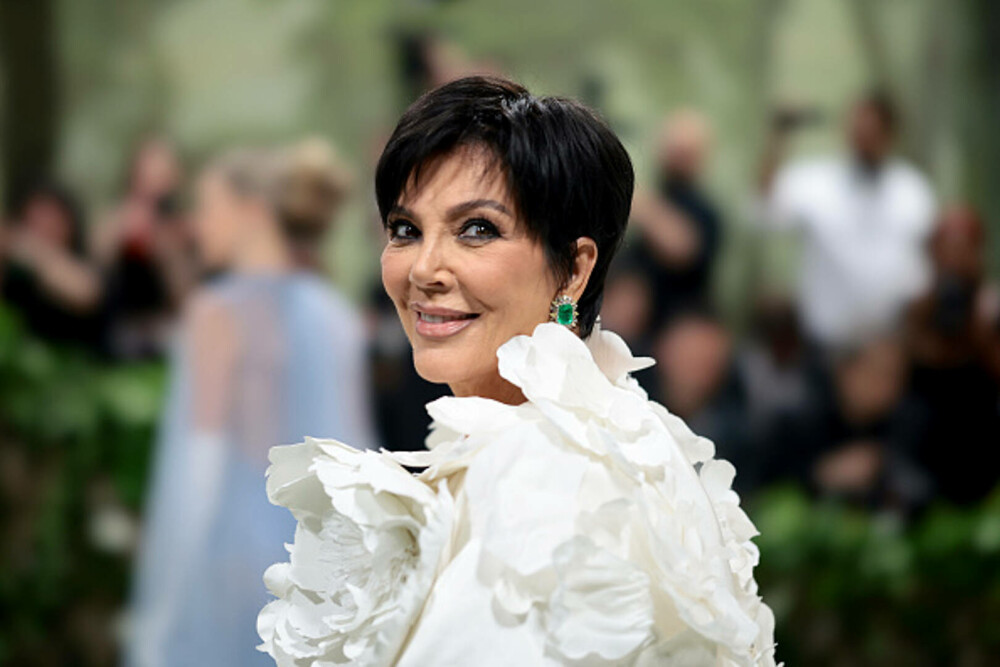 Kris Jenner, schimbare spectaculoasă de look la 69 de ani. Cum a fost surprinsă alături de iubitul cu 25 de ani mai tânăr - Imaginea 15