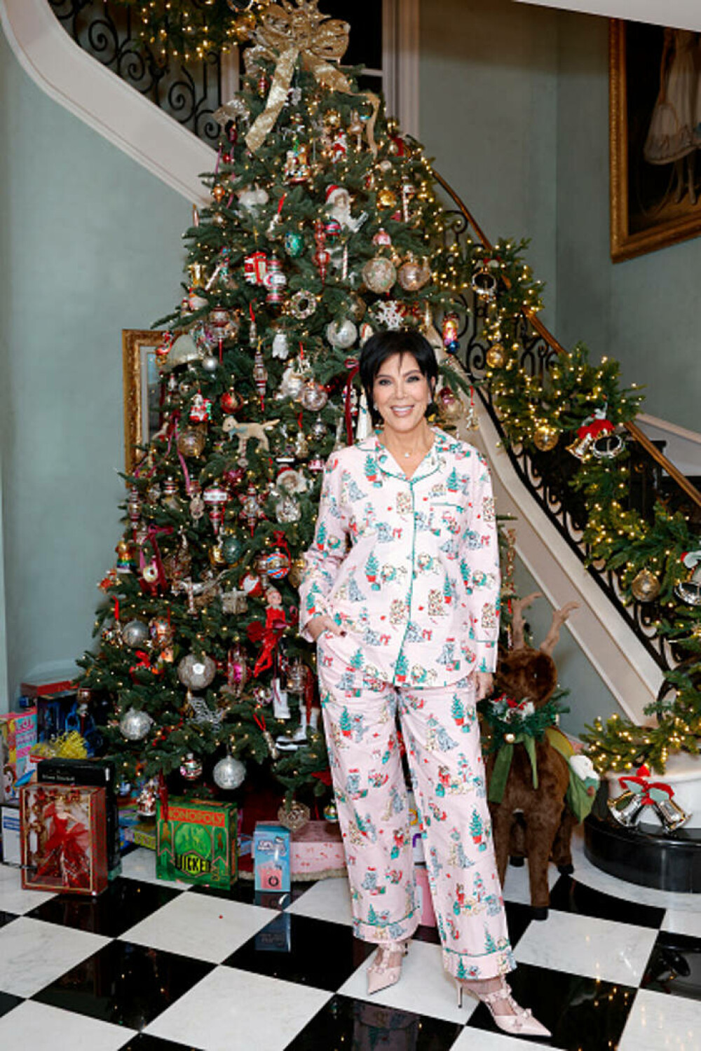 Kris Jenner, schimbare spectaculoasă de look la 69 de ani. Cum a fost surprinsă alături de iubitul cu 25 de ani mai tânăr - Imaginea 19